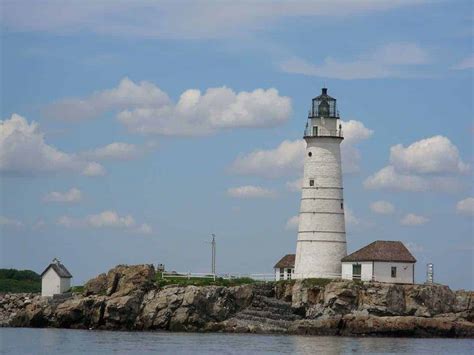 7 Of The Most Beautiful Lighthouses In The United States