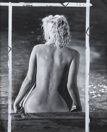 Marilyn Monroe Skinny Dipping 12 Pics XHamster