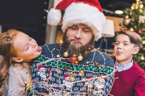26 Unique Family Christmas Traditions To Make the 2021 ...
