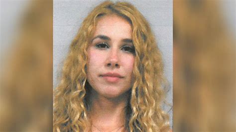 Former ‘american Idol Contestant Haley Reinhart Arrested For Punching Bar Employee Kiro 7