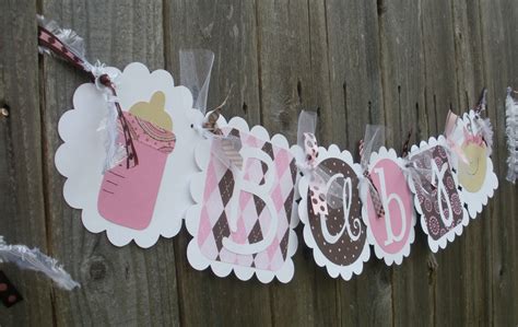 A beautiful baby shower banner makes the room feel festive and welcoming. DIY Your Very Own Baby Shower Banner With These Great Ideas