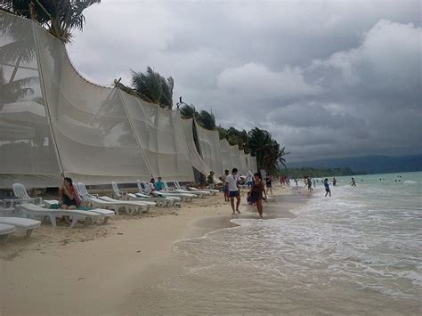 How Boracay Copes With ‘habagat Vera Files