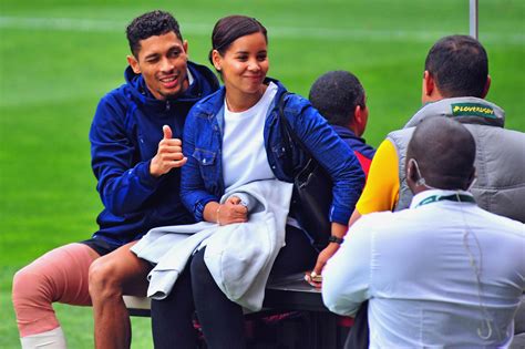 Pangaker was the van wyks' neighbour in connaught estate, elsies river. Successful knee op for champion Van Niekerk | TeamSA
