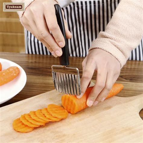 Stainless Steel Wavy Wave Edged Crinkle Knife Cutter Fruit Veggie Wave