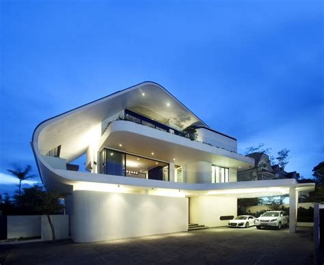 World Of Architecture Modern Mansion Defined By Curves And Tropical