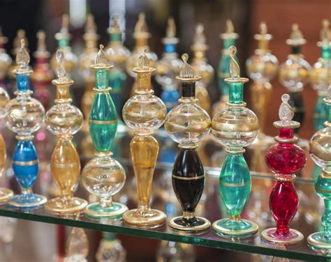 How Do I Choose The Best Vintage Perfume Bottles