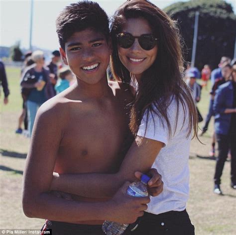 Home And Away S Pia Miller Shares A Tender Moment With Her Son Isaiah Powell Daily Mail Online