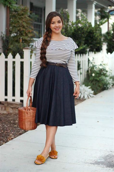 Modest Dresses For Curvy Girls Outfit With Midi Skirt Casual Wear