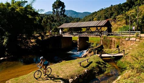 It comprises the westernmost peninsulas of the continental landmass of eurasia. Em Santa Catarina, paz e sossego do turismo rural no Vale Europeu - Lugares por Onde Ando ...