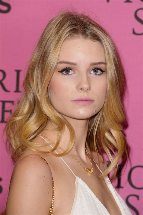 She made her paris fashion week debut in 2015 and this year moss has appeared in american vogue and l'officiel, and landed the cover of french vogue with model lucky blue smith. Kate Moss's younger sister Lottie just made her catwalk ...