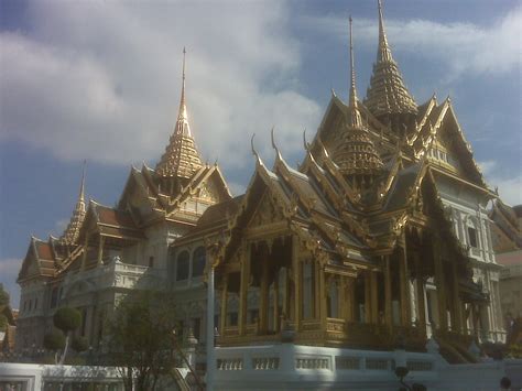 225_Grand_Palace_(Royal_Residence)_-_Bangkok,_Thailand.jpg (image)
