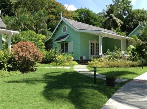 Lucia.at the northernmost end of the bay is the massive windjammer resort, and its distinct white villas set in the hills can be seen from east winds.follow the rough paved road from the entry to east winds to meet gros islet highway. East Winds Inn (St. Lucia/Gros Islet) - Resort (All ...