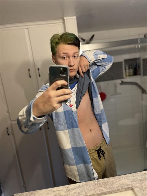 Felt a little more cute : r/twinks