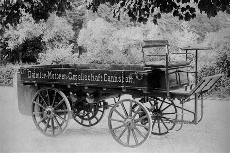 Der Erste Lkw Der Welt Wird Von Gottlieb Daimler Im Jahr Gebaut