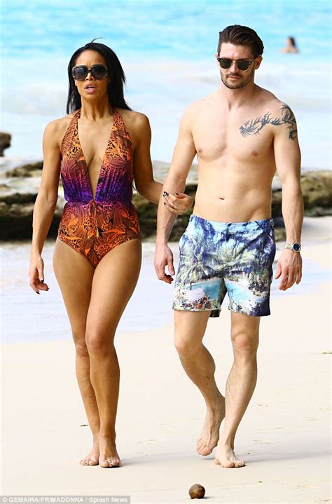 She S Got The Xtra Factor Sarah Jane Crawford Takes The Plunge In