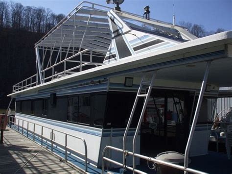 Super 80 houseboats 16′ wide x 80′ long, 6 bedrooms with vanity, 2 bathrooms with shower, full kitchen, television with dvd, flybridge with canopy, sleeps 12 people. Used Houseboats For Sale Dale Hollow Lake : House Boats For Sale On Dale Hollow Lake : 16x68 ...
