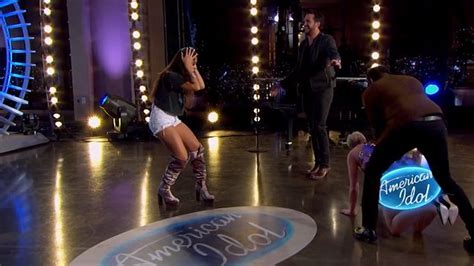Video Katy Perrys Huge Wardrobe Malfunction On American Idol Metro