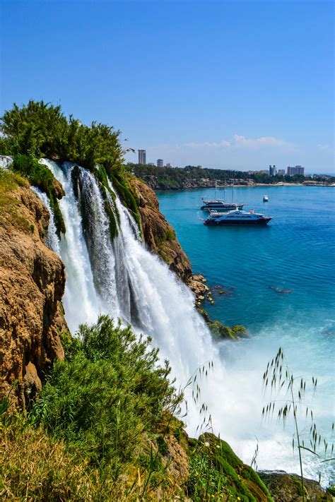 Antalya büyükşehir belediyesi, konyaaltı varyant üzerindeki antalya şehitler anıtı'na eksik olan 30 şehidin isim levhasını ekledi. Wasserfall in Antalya. #türkei #turkey #antalya ...