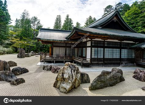 The faint smell of tatami is a distinct characteristic of japanese rooms, and the springy but. Kongobuji Temple Traditional Japanese House Building ...