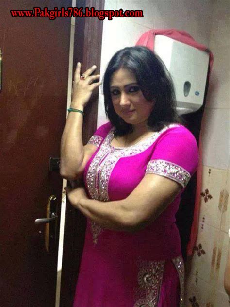 Indian Aunty Figure Pic L Aunty Salwar Ass Image