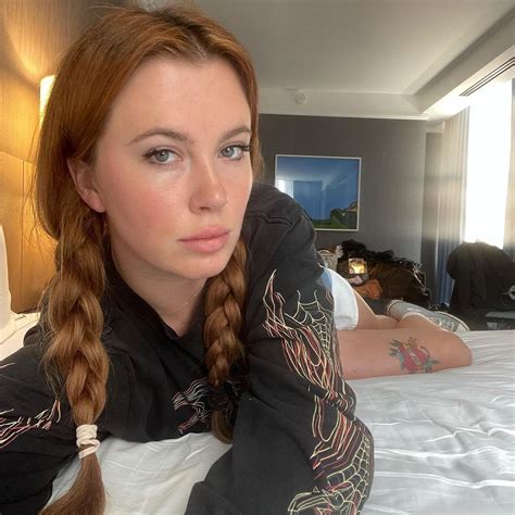 Ireland Baldwin Poses Topless While Flaunting Her Pretty Cleavage In