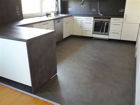 Eine bodenfliese in der küche sollte widerstandsfähig sein, damit herunterfallende küchenutensilien die oberfläche der fliese nicht beschädigen. Beton Cire- Beschichtung auf alte Fliesen( Boden und Wand ...