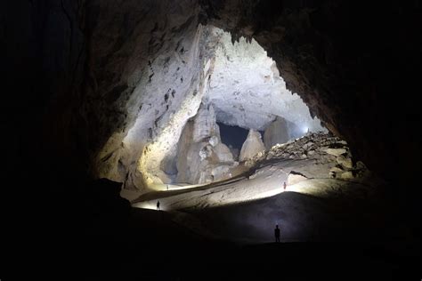 Son Doong Cave Phong Nha Ke Bang National Park Vietnam The Largest Cave In The World Rtravel