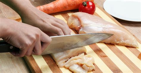 Making boiled chicken (aka poached chicken) is a simple way to get cooked chicken to add to recipes. How to Boil Chicken to Tenderize It | LIVESTRONG.COM