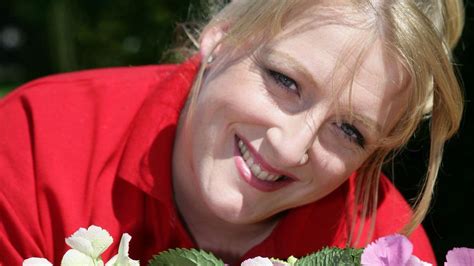 Hängematte, schmetterlinge, was 'ne schöne zeit die meisten dinge starten immer winzig klein ich will einfach nur noch sachen wachsen sehen nehm' mir die zeit und verpass' die tagesthemen Mein Garten - Gartensendung mit Andrea Göpel bei RTL Living