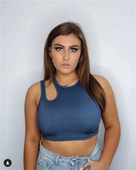Jess A Busty Beauty With Facinating Eyes Plus Size Models Curvage