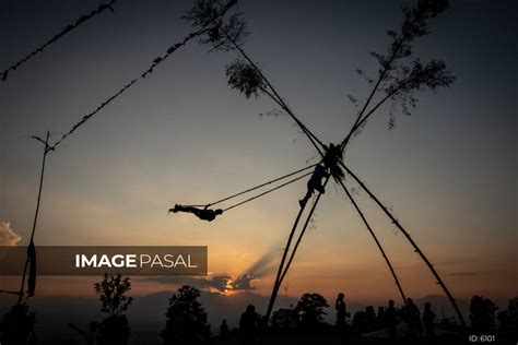 Dashain Swing Buy Images Of Nepal Stock Photography Nepal