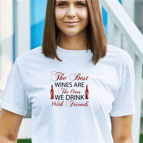 The Best Wines Are The Ones We Drink With Friends ženska Bela Majica