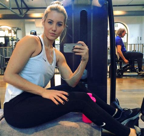 Jetzt muss der sender andere lösungen finden. Laura Papendick on Twitter: "Sunday Workout done 💪🏻 ️ ...