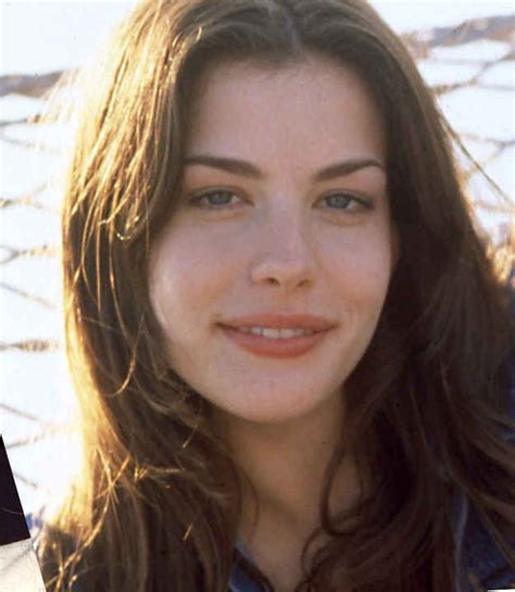 Heres What The Cast Of Empire Records Look Like Now Empire Records