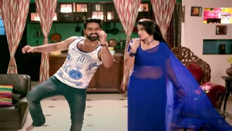 Pawan Singh Akshara Romantic Song Video Viral On Youtube पवन सिंह के साथ इस गाने में नीली