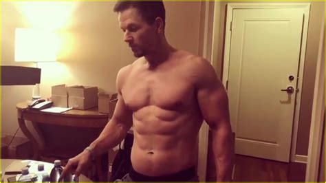 Mark Wahlberg S Body Is Ripped To Shreds These Days Watch The