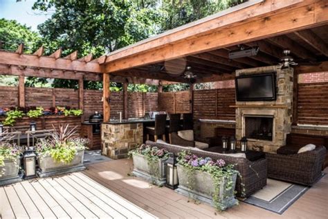 Backyard Entertainment Areas That Will Blow You Away