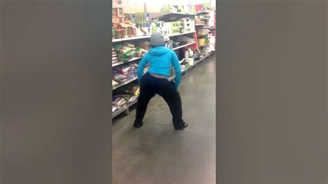 Twerking In Walmart Keisha Style Pt 2 Youtube