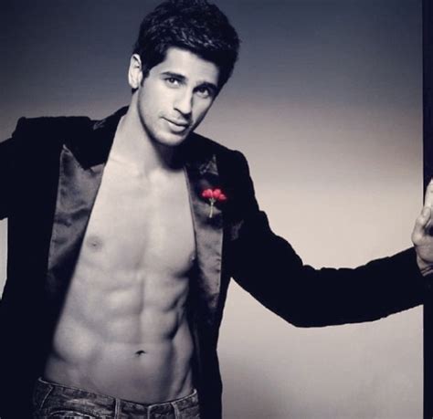 Whhhhyyyy Is He Soo Attractive Sidharth Malhotra Stardust Dam Lisous Bollywood Actors