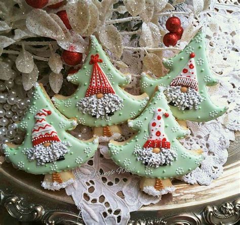Nothing beats christmas sugar cookies made from scratch and i know you'll love this particular recipe. The Best Decorated Christmas Cookies | Christmas cookies ...