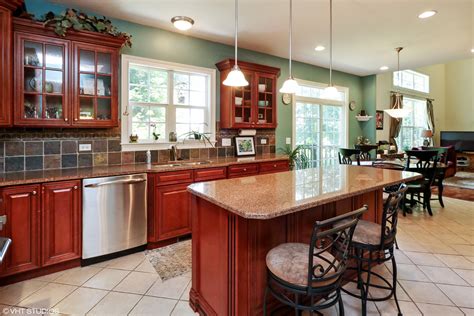 Kitchen Color Schemes With Cherry Cabinets