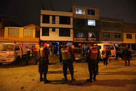 (vaccine adverse events reporting system, usa). Coronavirus Perú | Largas colas y resguardo policial en local del Callao que vende el metro ...
