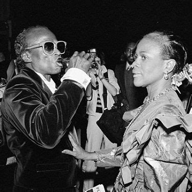 While don cheadle's miles ahead takes place during miles davis's first marriage to frances taylor, it's the pairing of the jazz great and the inimitable cicely tyson that stands out in our mind as certainly jazz maestro miles davis found himself at the altar three times over his wild and creative lifetime. miles davis and cicely tyson - | JusJ ♥ MUSIC ♥ Fotos ...
