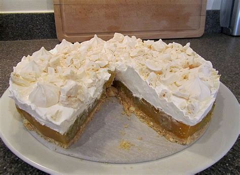 Maybe you would like to learn more about one of these? Stachelbeere-Baiser-Kuchen von Smarty1903 | Chefkoch