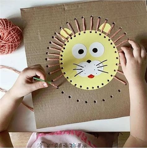 Los niños y niñas comienzan a pensar con creatividad para resolver problemas a esta edad de tres años. Un León para aprender a coser y trabajar el miedo. . #amor ...