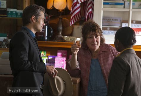 Justified Episode 2x01 Publicity Still Of Margo Martindale And Timothy Olyphant