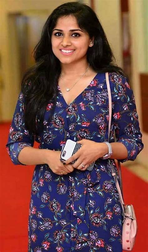 Know sobha surendran's age, family background, political life, educational qualification, biography, achievements, assets, caste, contact number, address, speech. Chandini Sreedharan Hot Navel Marriage Saree Jeans Photos