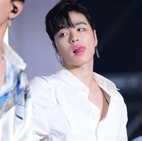 Ikon Junhoe June