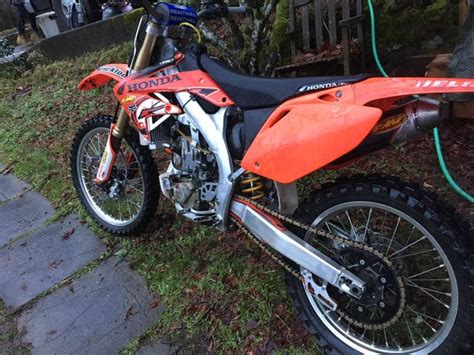 That's how many years the honda crf450r has dominated the best mx category. 2006 Honda Crf450r Saanich, Victoria