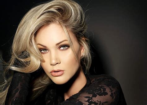 Shanna Moakler Stuns In Bathing Suit Months After Tummy Tuck See The Pic Instagram